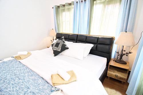 Wanderer's Home Double Bedrooms with Living and Kitchen - A home away from home - image 3