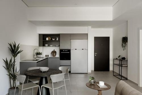 One Bedroom Deluxe Apartment image 10