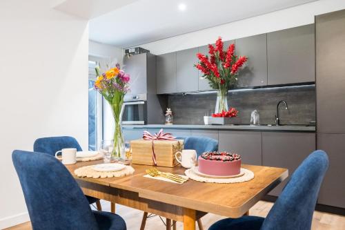 Dreamy Haven I 2 BR apartment near Cambridge School
