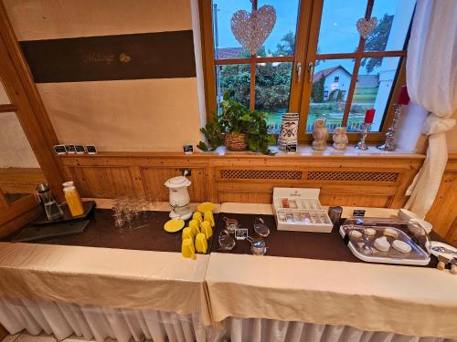 Food and beverages, Land-gut-Hotel Gasthof Waldschanke in Altfraunhofen