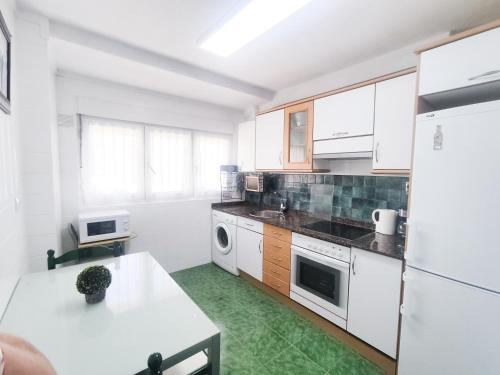 廚房, Apartamento céntrico con Wifi Avilés (Apartamento centrico con Wifi Aviles) in 阿維萊斯