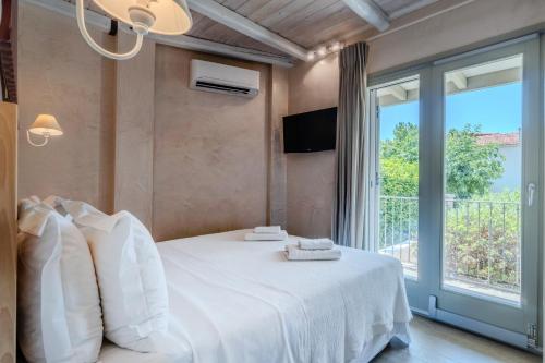 Chroma Pelion Villas - Tap to explore photos
