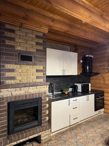 Konyha, Tysha Forest Club in Romankiv