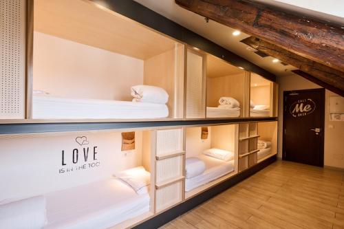 TOC Hostel and Suites Madrid Room Type - 1 Bed in 6 Bedded Mixed Dormitory