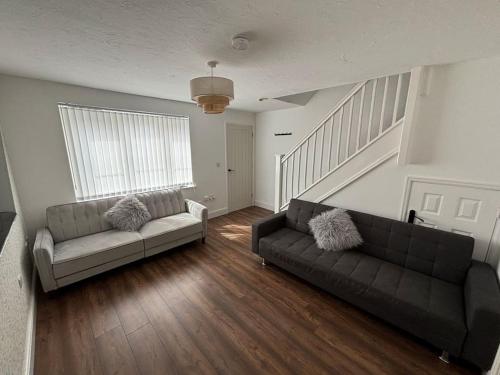 Stunning Central Home With Free Secure Parking in แมเนอร์ คาสเซิล