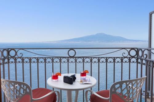Premier Double or Twin Room with Sea View image 7