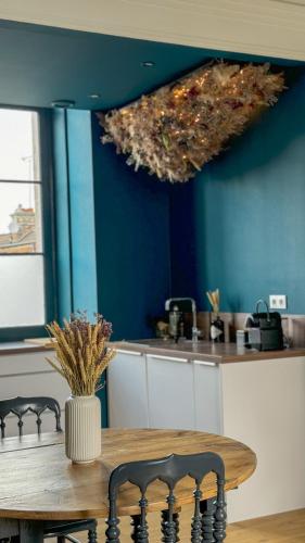 Hospice St Nicolas in 聖皮耶爾廣場