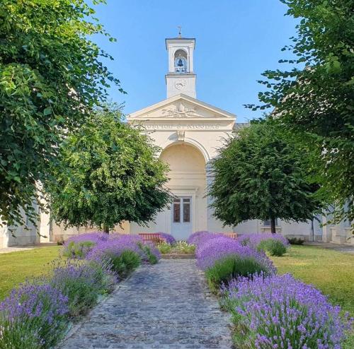 Hospice St Nicolas in 聖皮耶爾廣場