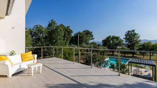 VILLA PETRILLO 6, Emma Villas in Мірабелла-Еклано