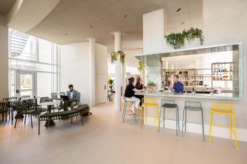 Novotel Brugge Centrum - image 2