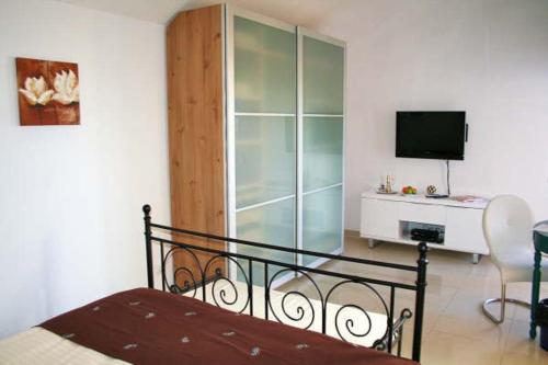 Birdcage Gay Men Resort and Lifestyle Hotel - image 12