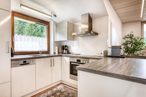 virtuve, Alpenferienwohnung in Bürs