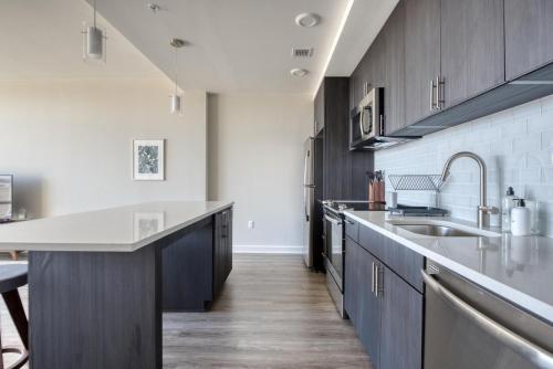 Fairfax 1br w gym wd close to theater WDC-779 in Lewinsville, USA