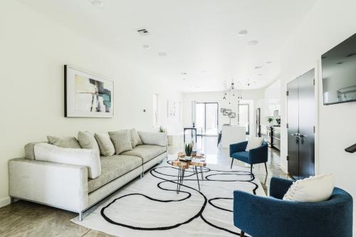 Cozy Getaway Perfect For 10 Prime Location Nw6 in Oklahoma City, USA