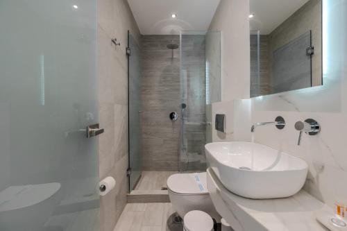 Metsikas Residence – Thassos Town, MO