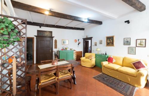 GuestHost - Exploring Liguria! Castelvittorio Apartments in Castel Vittorio