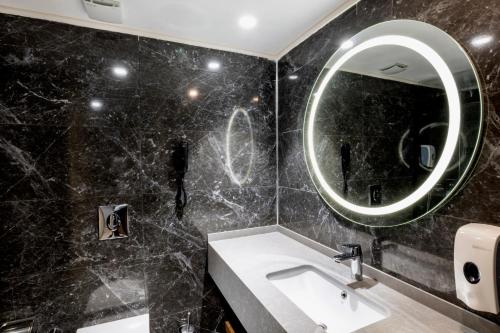 Standard Triple Room room in Elysee Rive Hotel