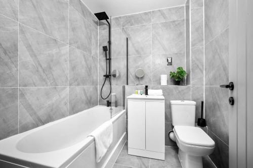 Stylish Two Bedroom - City Centre - New Executive Development - JQ 6AH, Birmingham (photo 8)