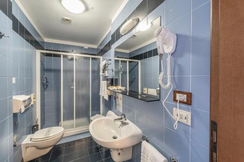 Standard Triple Room image 4