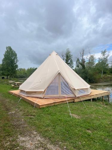 Tipi du pied de loup chambre d'hôte Ferme de la Forlonge