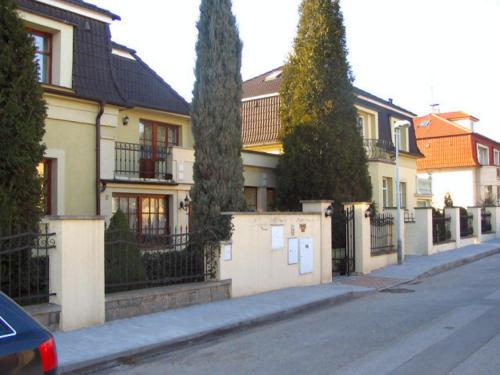 Villa Olivia, Praga