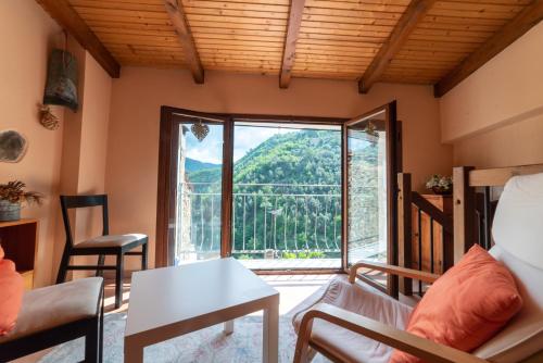 Skats, GuestHost - Exploring Liguria! Castelvittorio Apartments in Castel Vittorio