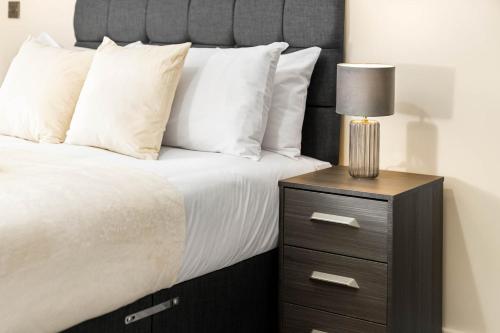 Stylish Two Bedroom Apartment - City Centre - Netflix - Wifi - Top Rated - JQ 8AH, Birmingham (photo 9)
