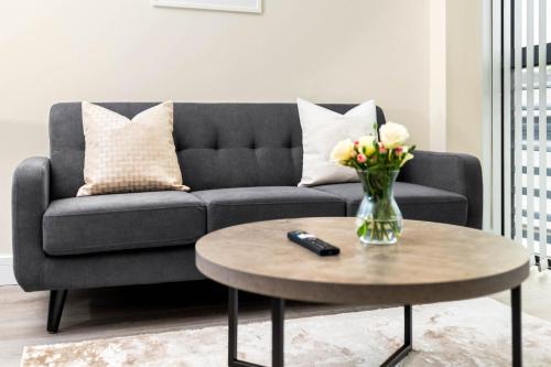 Stylish Two Bedroom Apartment - City Centre - Netflix - Wifi - Top Rated - JQ 8AH, Birmingham (photo 11)