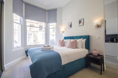 High Street Kensington by Viridian Apartments - main image