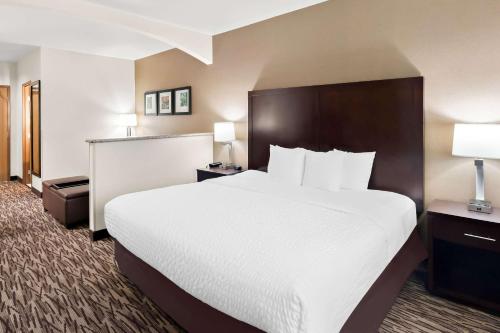 King Room image 5