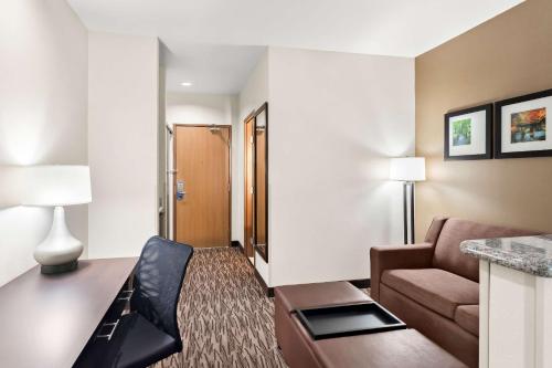 King Room image 4