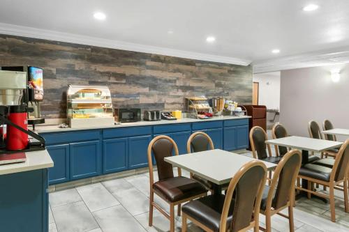 SureStay Plus by Best Western Fort Worth Benbrook in Fort Worth, USA