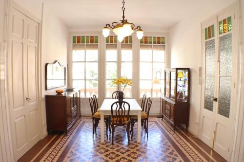 Piso Modernista con Terraza in Sant Quirze Safaja