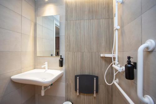 Aila II Hotel Boutique by SingularStays - Digital Access 4