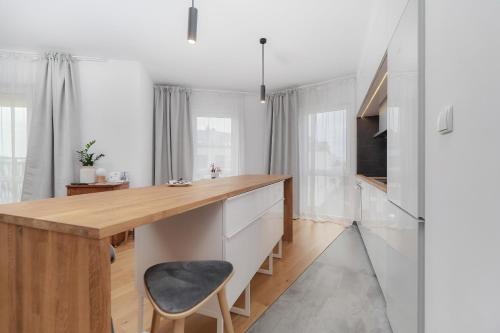 Two Level Apartment 2WATERS by Noclegi Renters - image 3