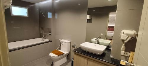 room detail thumbnail 2