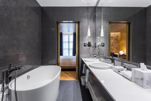 Suite image 5