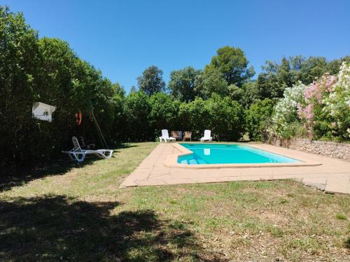 Skats, La casa de l'Avi in Sales De Llierca