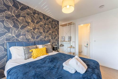 Townhouse in Rugby with Garden and Free Parking in โอเวอร์สเลด