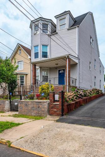 Cozy 2BR in Historic Newark Near Universities in Newark, USA