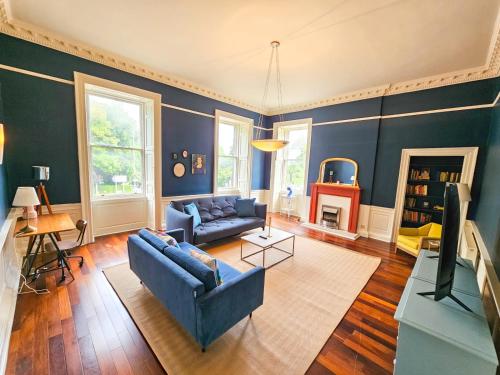 Spacious 2 Bedroom Apartment in the heart of New Town, Edynburg