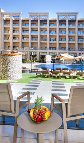 Вид, Triumph Luxury Hotel in Каїр