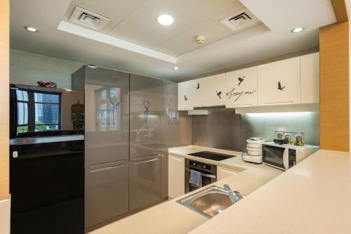 Claren Tower Downtown - 1BR Apartment - Allsopp&Allsopp - image 10