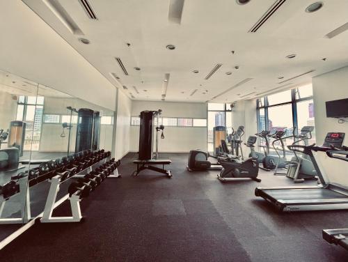 Corner Studio in Ermita Manila near US Embassy and SLMEC – Manila, Metro Manila, NY