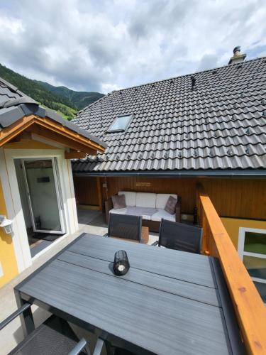 מרפסת, Appartement Edelweiss mit Infrarotkabine in Sankt Nikolai