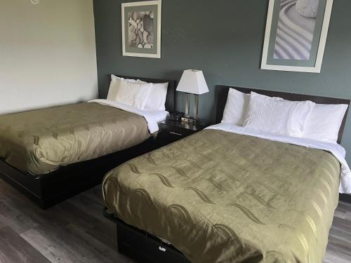 Quality Inn Columbia City near US-30 in Columbia City, USA