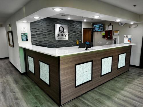 Quality Inn Columbia City near US-30 in Columbia City, USA