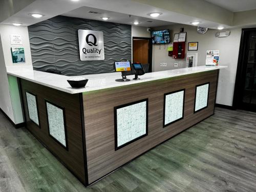 Quality Inn Columbia City near US-30 in Columbia City, USA