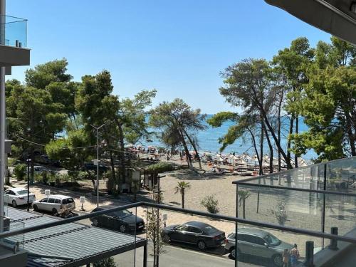 Modern Seaview Apartments in Sakes
