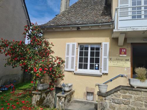 Exterior view, Hotel Saint julien aux bois in Saint-Privat